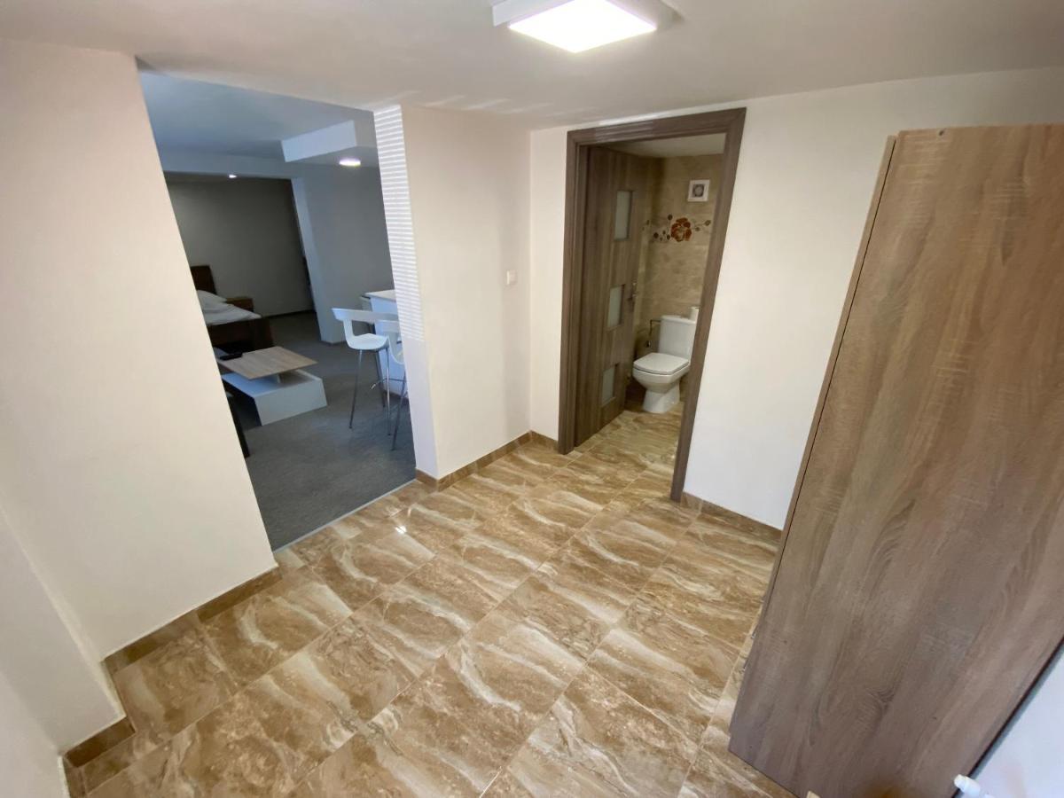 Ard Apartments - Levice Exterior foto